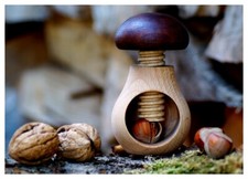 Nussknacker Nu&szlig;knacker Pilz aus Buchenholz mit Schraubgewinde Form Holz Buche