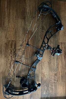 2024 PSE Evolve 33 DS Black Right Hand Complete Package