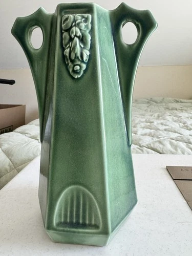 Rare Midcentury Modern Red Wing 210 Vase. Green Glazed