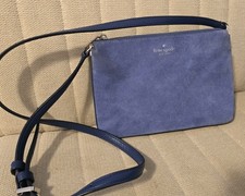 Borsa a tracolla Kate Spade in pelle scamosciata e triplo tassello Blueberry Cobbler