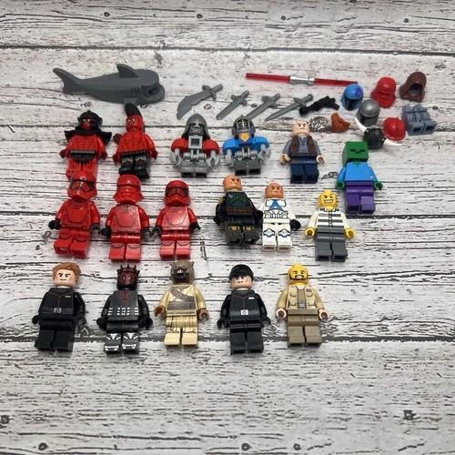 LEGO Minifigure Lot of 17 Star Wars Nexo Knights, Etc