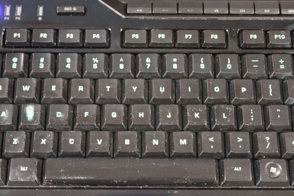 Roccat Isku FX Multicolor Backlit Illuminated Gaming Keyboard ROC-12-901 BLK - Image 2 of 4