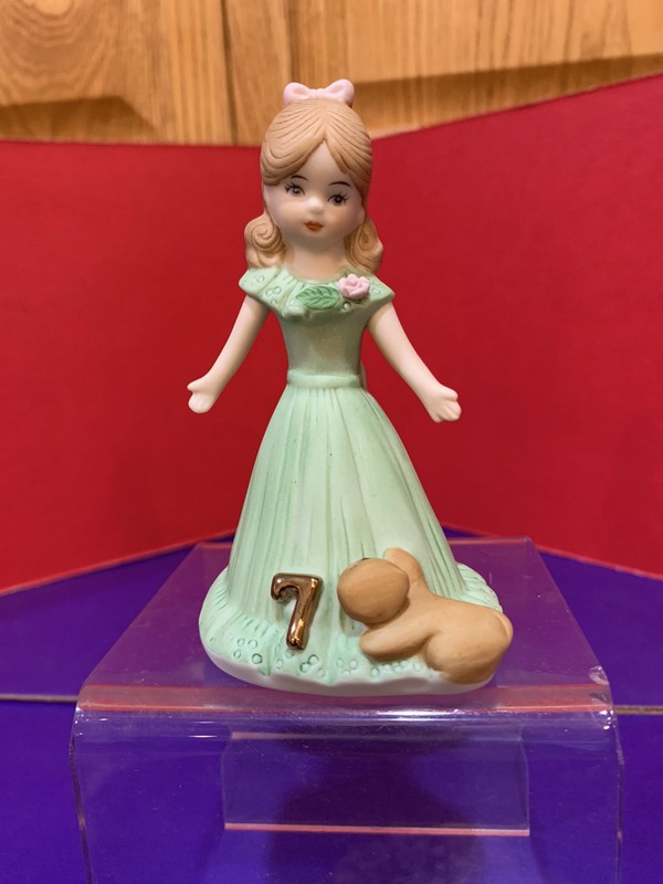 Enesco Growing Up The Girls, Age 7, Blonde