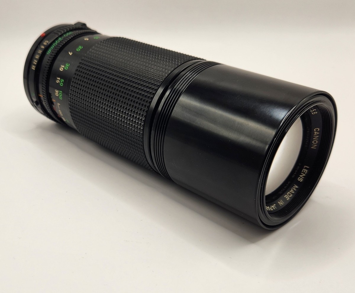 Canon FD 100-200mm 1:5.6 Zoom Lens Vintage *Needs Cleaning
