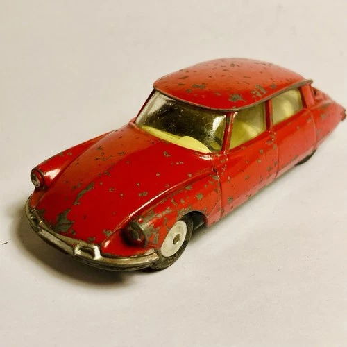 Corgi Toys #210s Citroen DS 19 Red - Original Vintage (ref43)