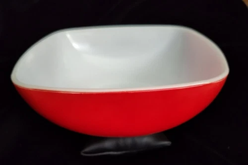 Vintage PYREX Square Red Serving Hostess Bowl 515B-015 1-1/2 Qt Ovenware 7 3/4"