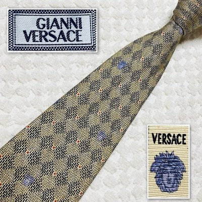Excellent condition GIANNI VERSACE Tie Medusa Diamond Check Allover 100 Silk Mad