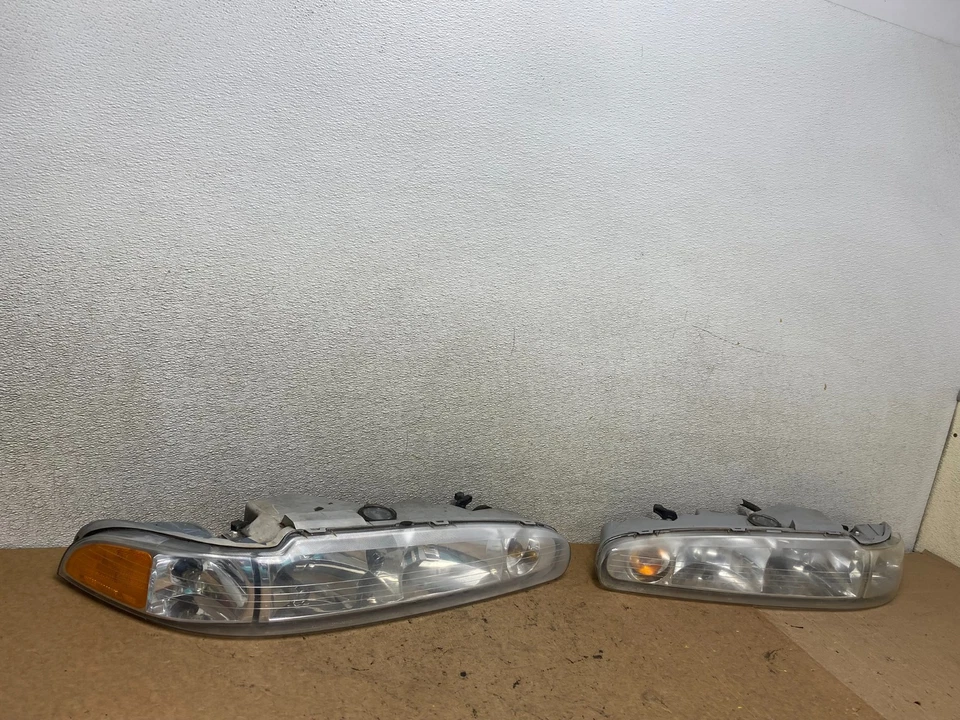 1998 to 2002 Oldsmobile Intrigue Left+Right Side Halogen Headlights S9401 DG - Image 3 of 4