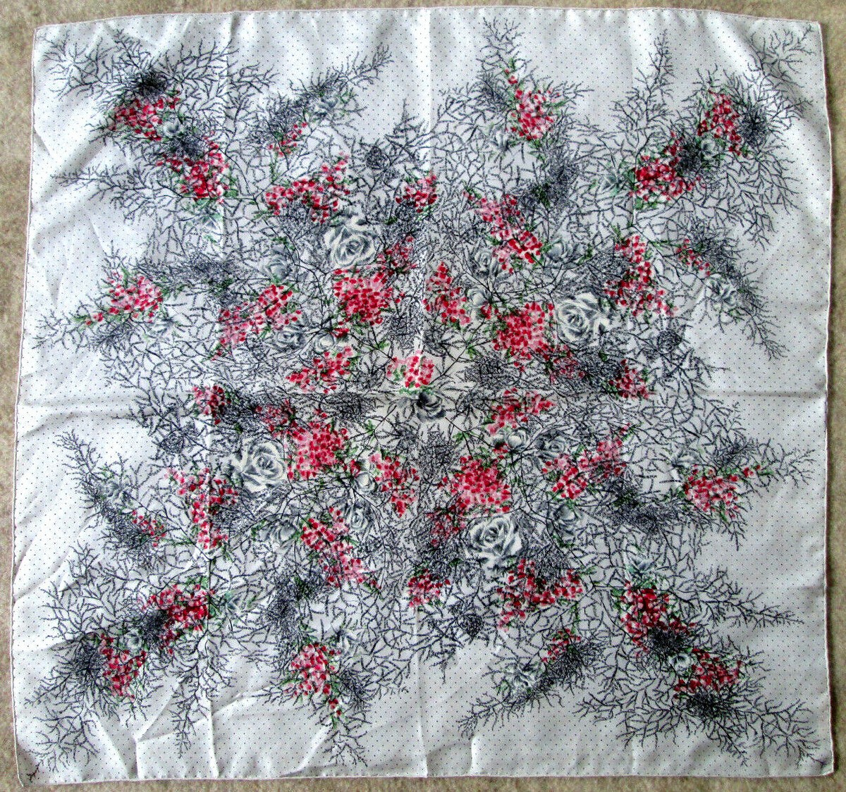 Foulard En Soie 100% Vintage - Dimensions 77 X 80 Cm - Couleur Blanc/crème - Occasion