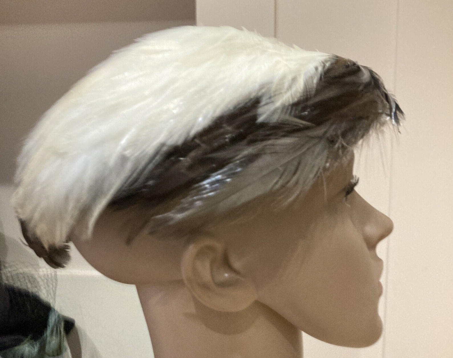 Vintage 1950s Cream/Brown Feather Hat/Part of Hat? 8