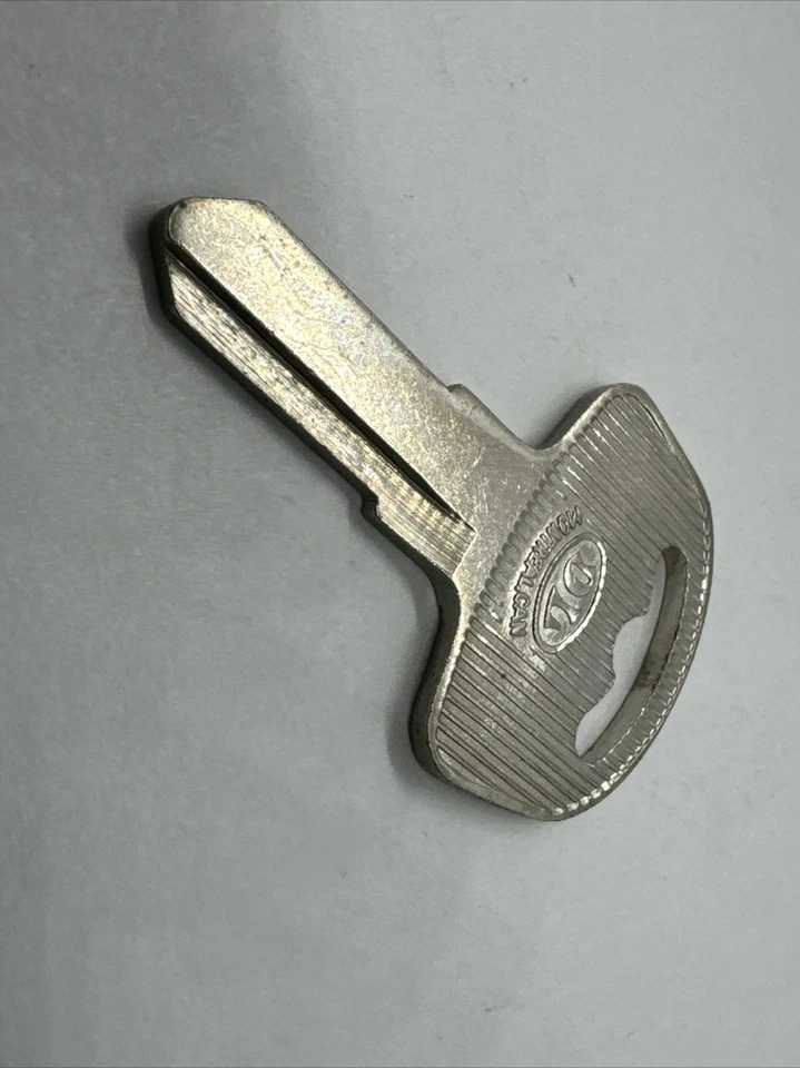 Llave en blanco Dominion SK10 / Ilco SUZ10 de colección para motocicleta Suzuki nueva en stock Foto 3 de 4