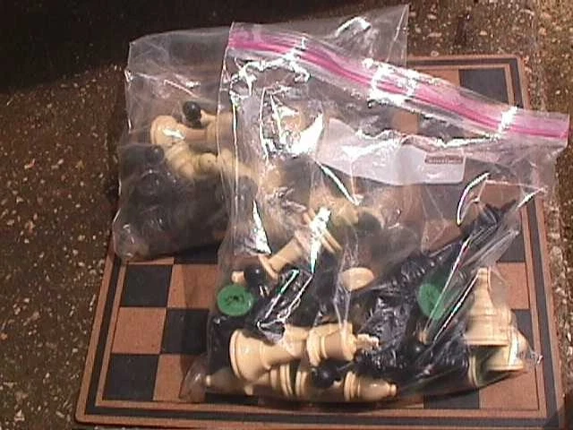 PLASTIC CHESS PIECES - Image 2 of 4
