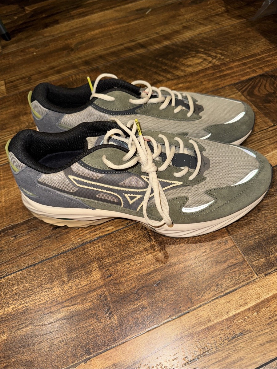 Mizuno Wave Rider Beta Mens Sz 9.5/Vintage Khaki/Black Sand/Grape