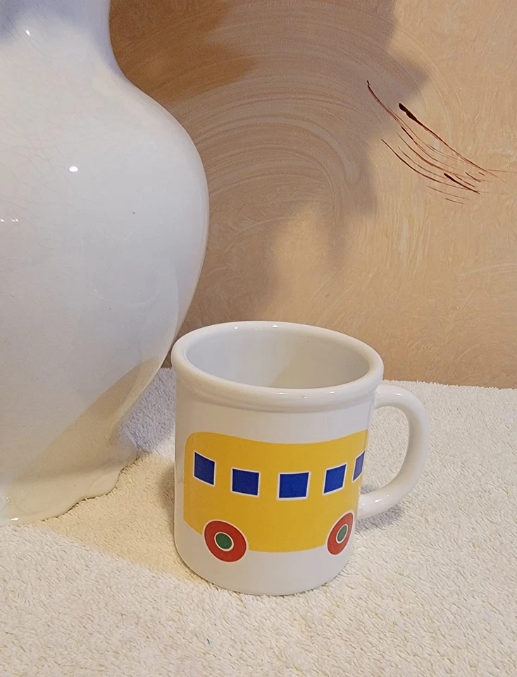 Caneca Vintage MARIMEKKO Amarela Ônibus Escolar Nunca Usada - Imagem 3 de 4
