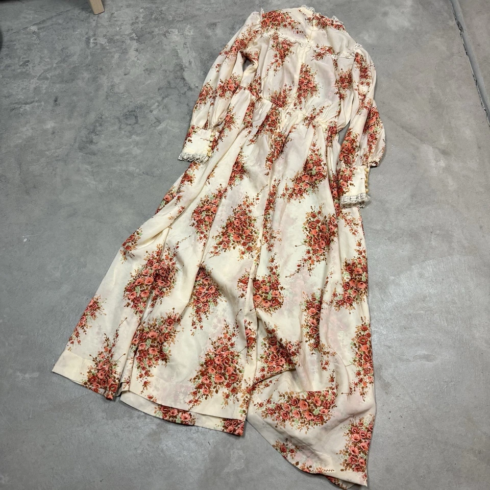 Maxi Vestido Floral Vintage Años 60 Mediano Hecho a Mano Encaje Forrado Campesino Casa Núcleo Foto 3 de 4
