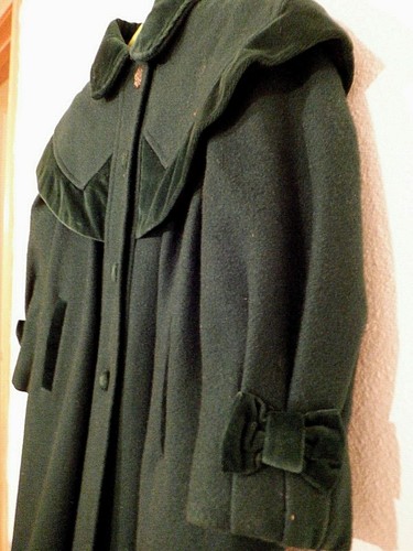 Vintage Petite Coquette Victorian Childs Wool Coat with Dust Cape Made in Canada - Bild 11 von 12