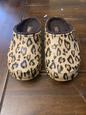 lined leopard print crocs
