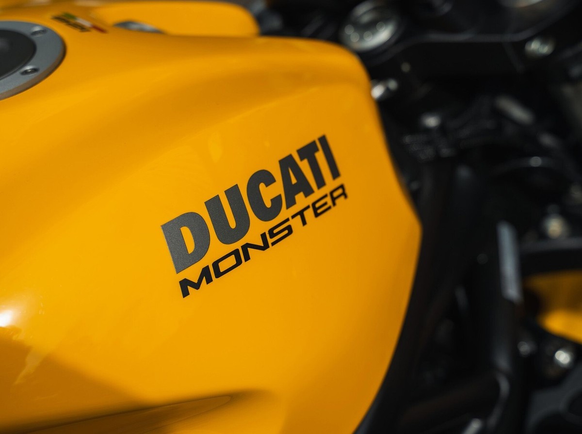 Ducati Monster 821 前期型 Cobra Sports マフラー Cobra Sport Ducati Monster 821 Exhaust Carbon Twin GP Half