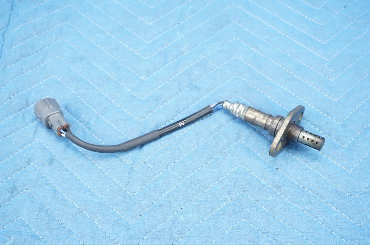 Toyota Land Cruiser Front O2 Oxygen Sensor 89465-60160 OEM