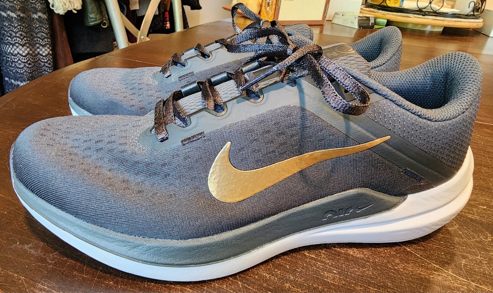 Nike Winflo 10 'Anthracite Gold' Black White DV4023-005 Women's Size 11 Running thumbnail 3