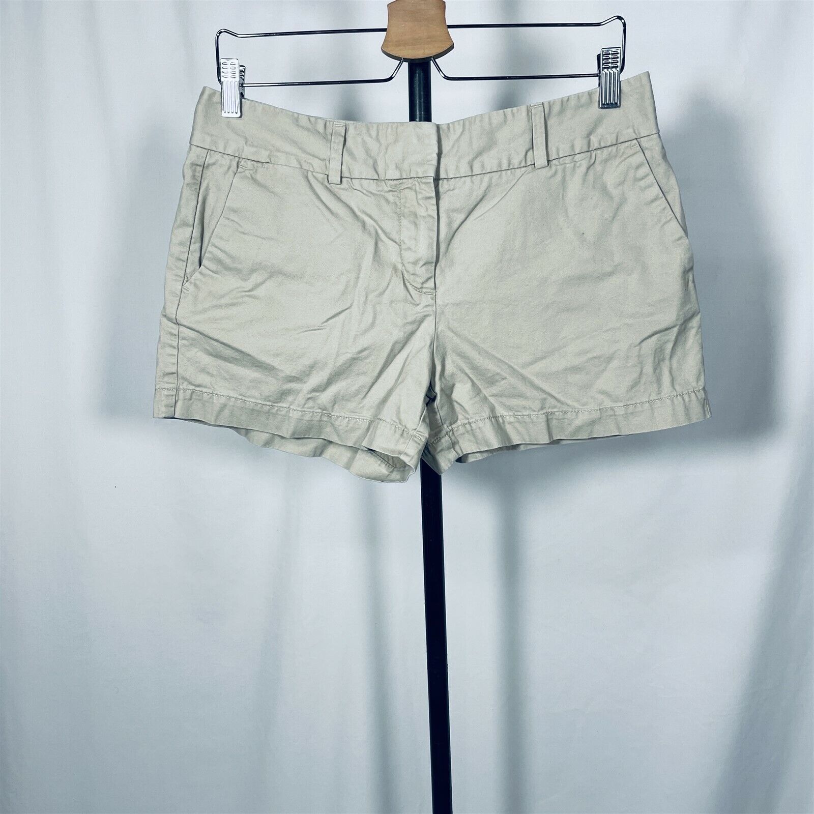 Loft gift Chino Shorts Size 6 Mid Rise Inseam 3
