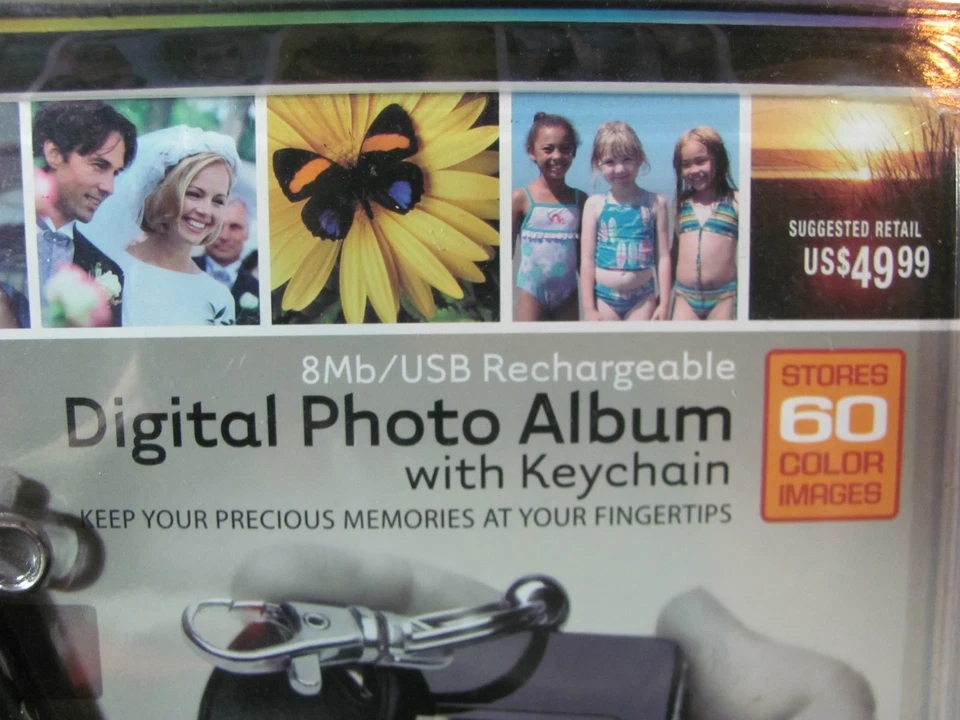 Innovage 8Mb/USB Rechargeable Digital Photo Album with Key Chain - Image 2 of 4