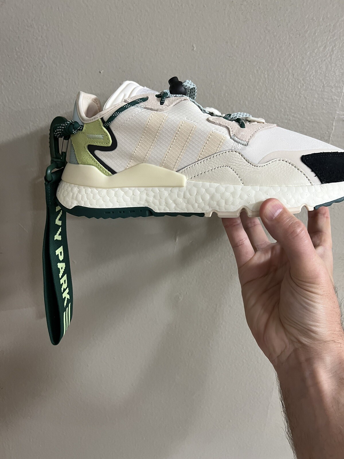 Mens Nike Adidas IVP Nitejogger (S29038) Size 7.5 Damaged Box