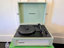 Crosley CR8017A Voyager 3-Speed Bluetooth Portable Turntable Player Green Record