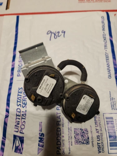 Honeywell BA20115 HK06WC058 2-Stage Air Pressure Switch