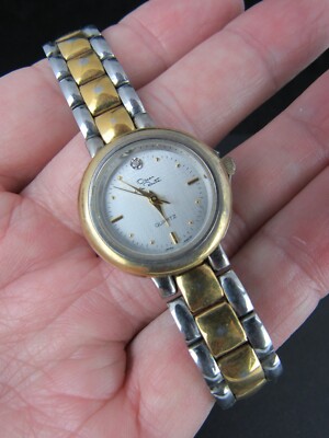 OSCAR DE LA RENTA ladies gold tone LR8030 vintage watch