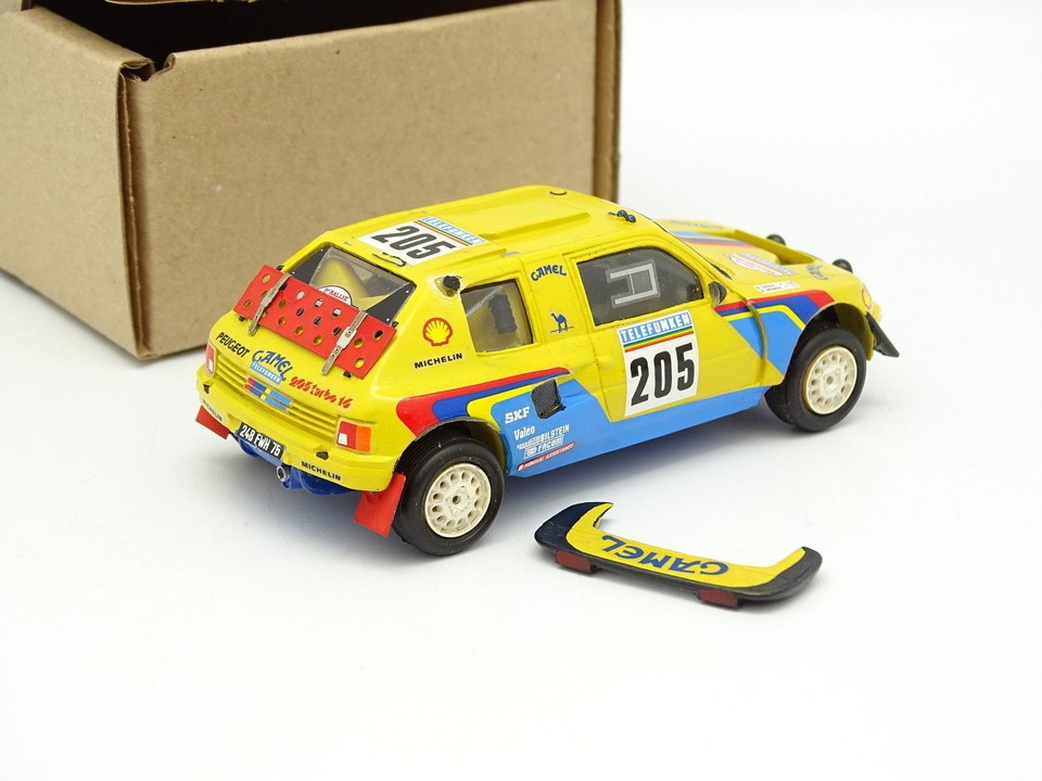 Voitures, camions et fourgons miniatures rallye dakar Peugeot