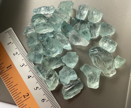 Light Blue Aquamarine Rough @ 188 cts From Madagascar - Picture 4 of 4