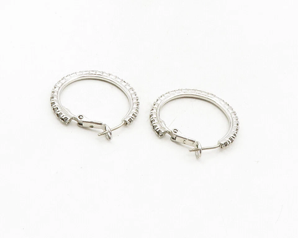 Pendientes de aro redondos brillantes de topacio blanco pequeño de plata de ley 925 EG5226 Foto 3 de 4