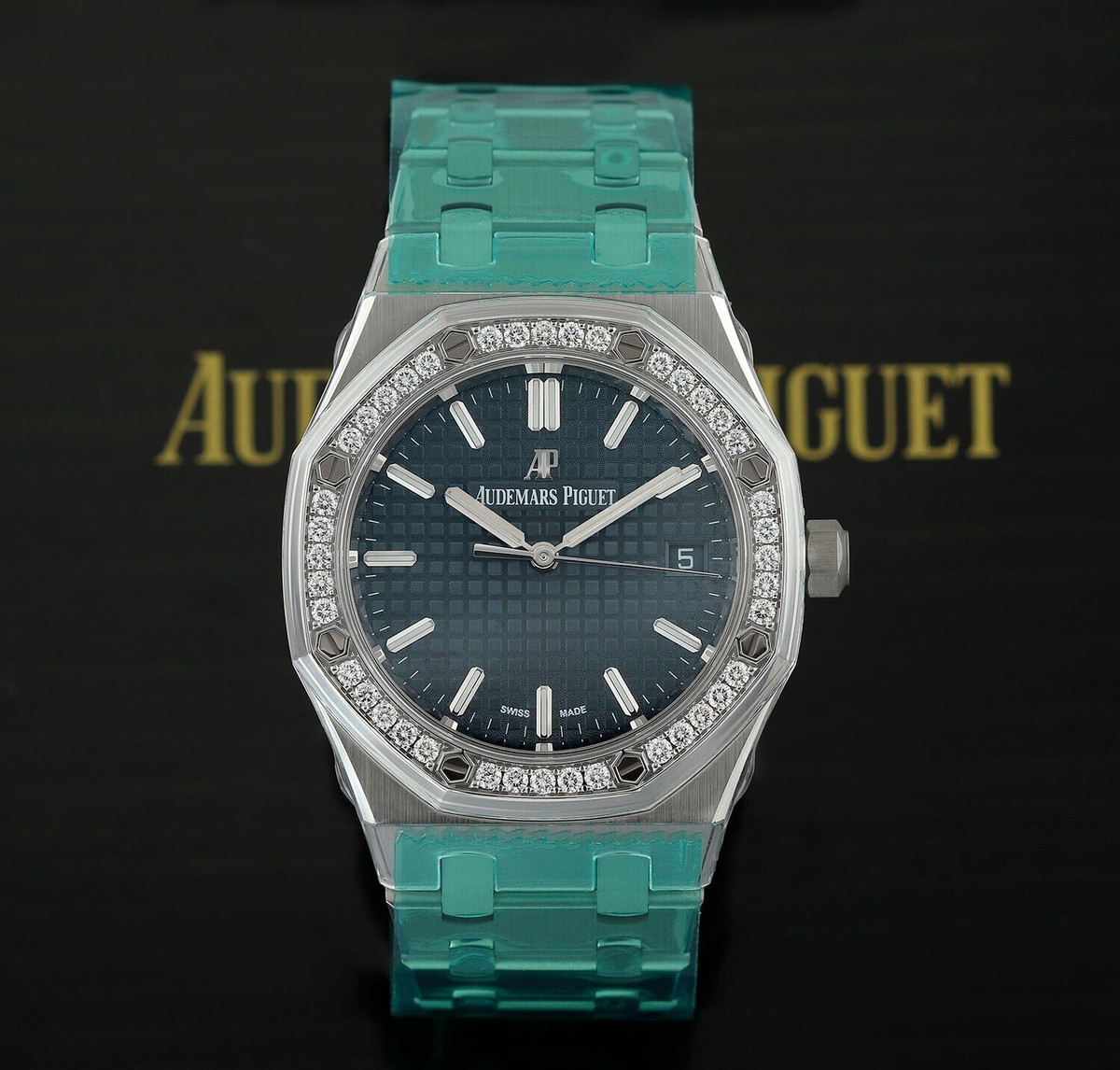 Audemars Piguet Royal Oak Blue Boutique Edition Diamond 77351ST.ZZ