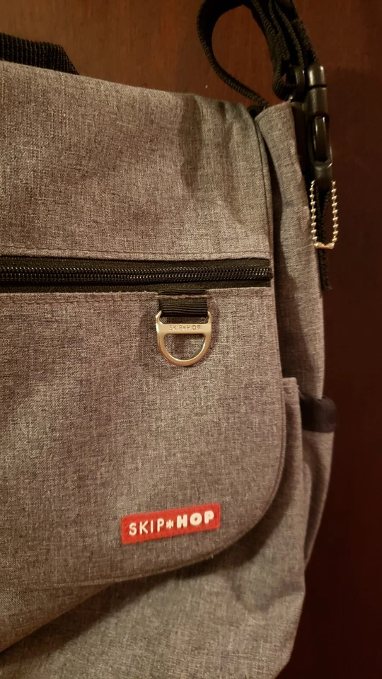 Skip Hop Diaper Bag Messenger Tote Gray Weekender Bag 13X15X5" Red Interior - Image 2 of 4