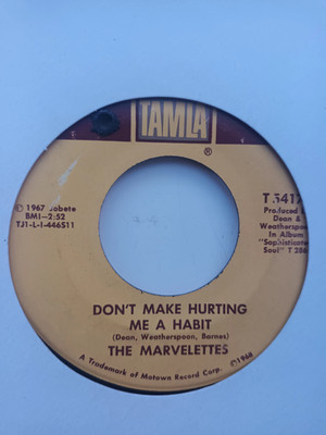 The Marvelettes - Don't Make Hurting Me A Habit 45 RPM 7'' Record Tamla 1967