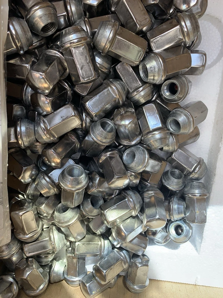 24 tuercas cromadas 14x1,5 Chevy Silverado Suburban Tahoe Avalanche de fábrica OEM Foto 2 de 2