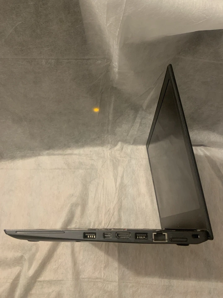 Lenovo ThinkPad T460s 14" (Intel Core i5-6300U, 8GB RAM, 256GB SSD)  - Immagine 4 di 4