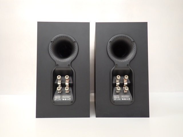 Bowers & Wilkins 606 S2 Anniversary Edition Bookshelf Speakers