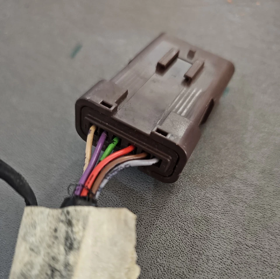 DELPHI CONNECTORS 6 Way Automotive Connector - Image 4 of 4