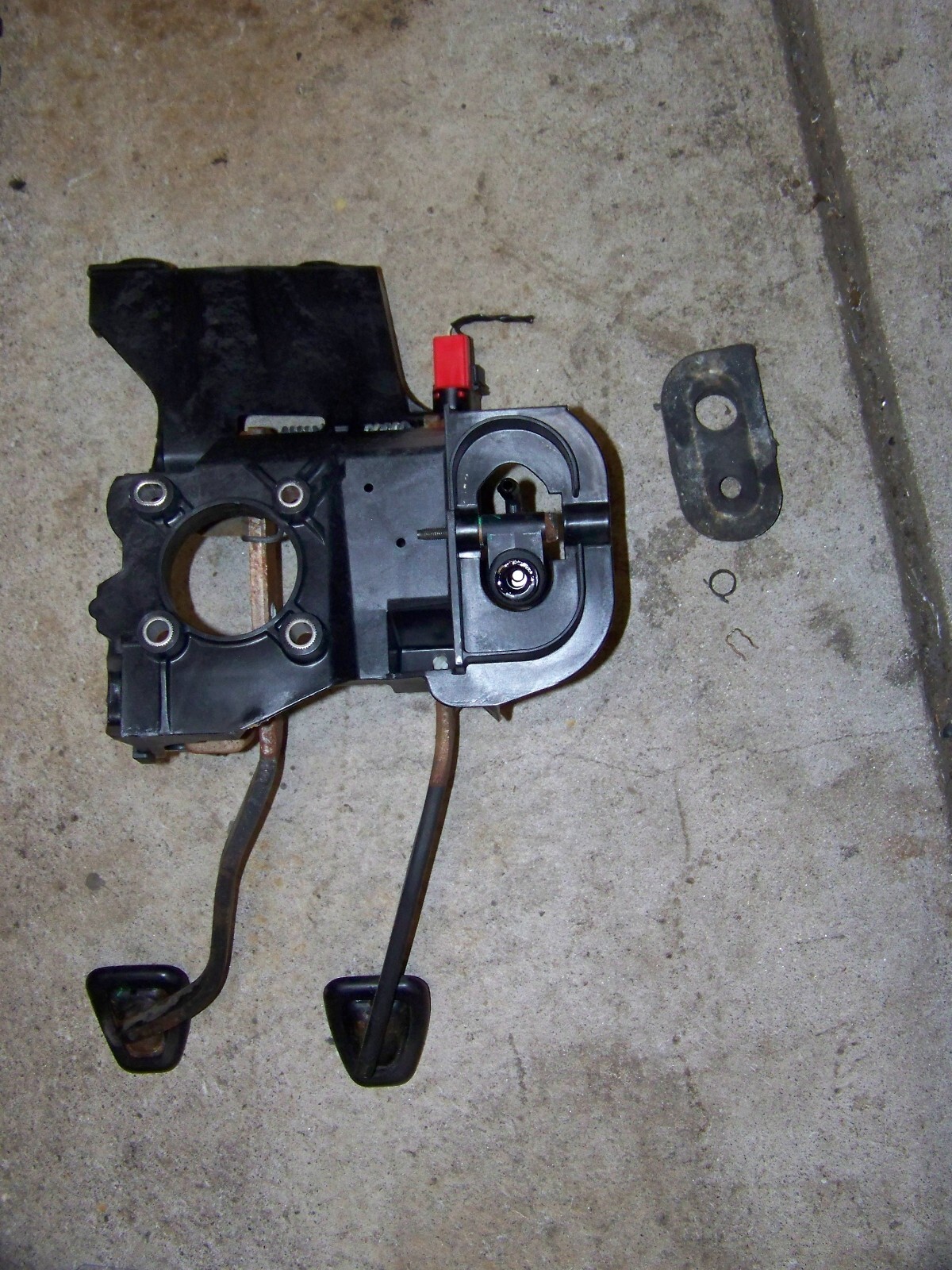 2007 FORD MUSTANG GT HYDRAULIC CLUTCH and BRAKE PEDAL ASSEMBLY OEM eBay