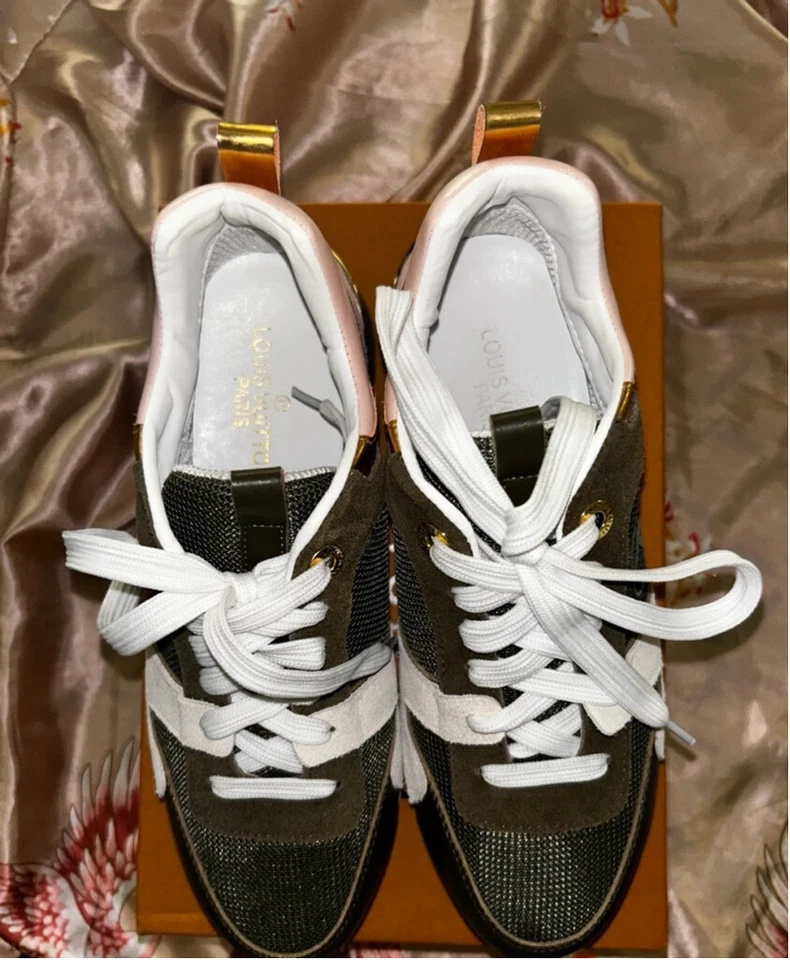 LOUIS VUITTON Gamuza Piel de becerro Run Away Tenis 39 Caqui Foto 3 de 4