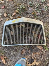 1974 1975 1976 Mercury Cougar Center Upper Front Grille Insert 74 75 76 See Pics 1974 1975 1976 Mercury Cougar Center Upper Front Grille Insert 74 75 76 See Pics