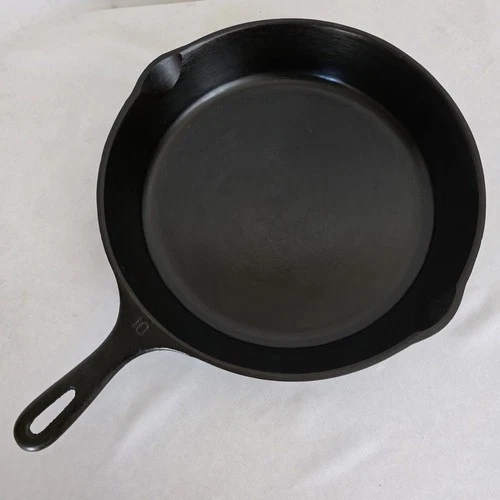 Vintage Wagner Ware No. 10 Cast Iron 11 3/4 inch Pan Skillet