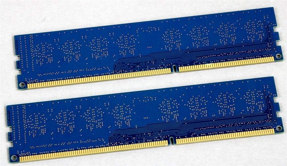 Lot/2 HYNIX 2GB PC3-10600U DDR3 UDIMM 204pin ECC Ram Memory HMT325U6BFR8C-H9 - Image 2 of 4
