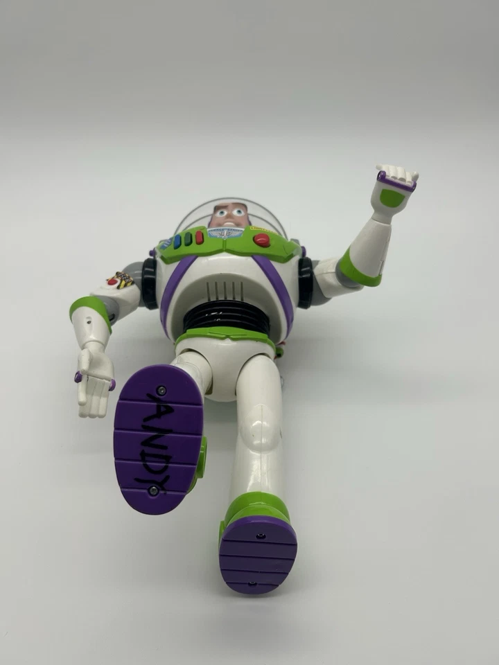 Figura de acción Toy Story Buzz Lightyear interactiva parlante 12" Foto 2 de 4