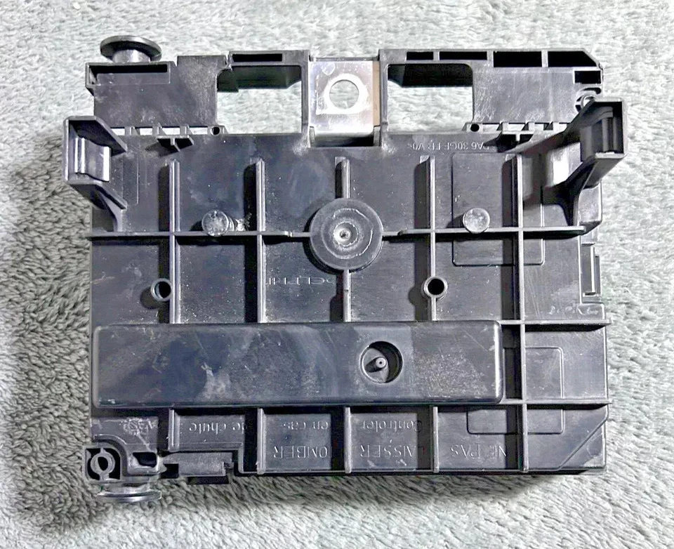 Boitier servitude moteur (BSM) PEUGEOT CITROEN 9667199780 R09 - Photo 3/3