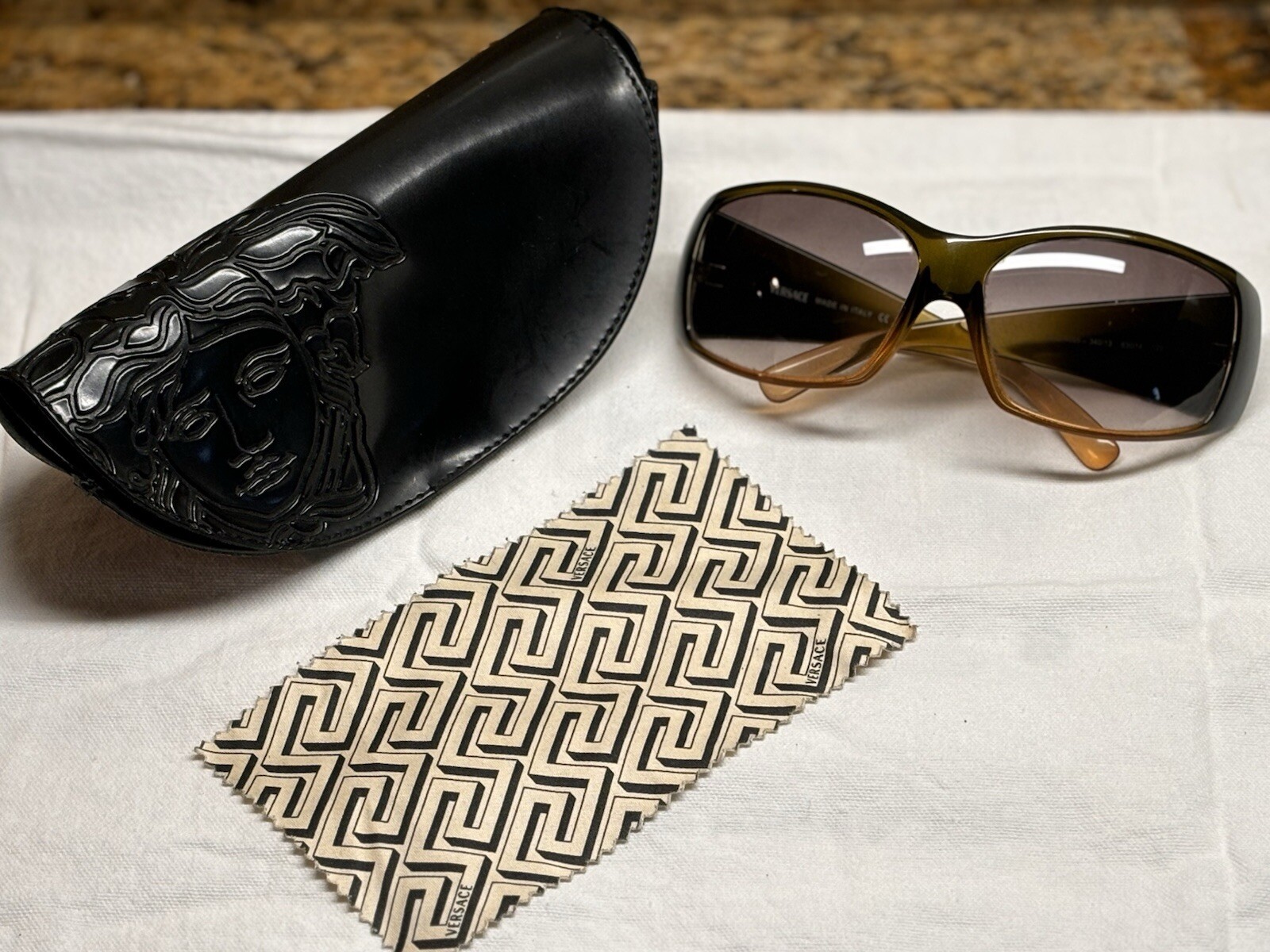 Versace Medusa sunglasses for women luxury designer eyewear-image
