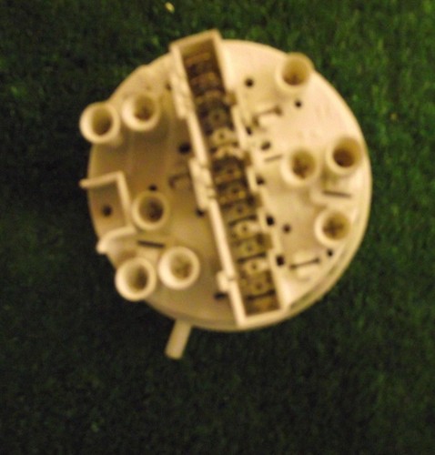 Waschmaschine ZANUSSI ZWF1441W Druckschalter