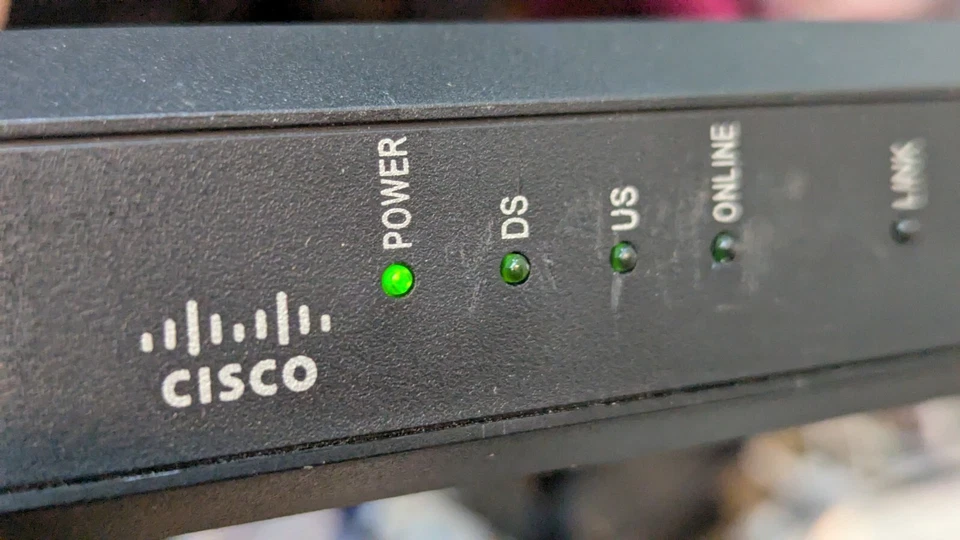 Cisco DPC3010 DOCSIS 3.0 Cable Modem w/ powerCord, Cat6 Ethernet Cable - Image 2 of 4
